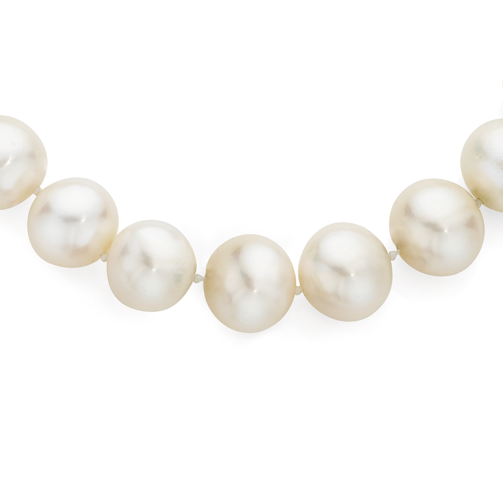 Real Fresh Water Pearls 3 Strand Brooch Designer Necklace Multi With Floral  Side Pendant at Rs 3950/piece | फ्रेश वाटर पर्ल नेकलेस in Hyderabad | ID:  27382800033