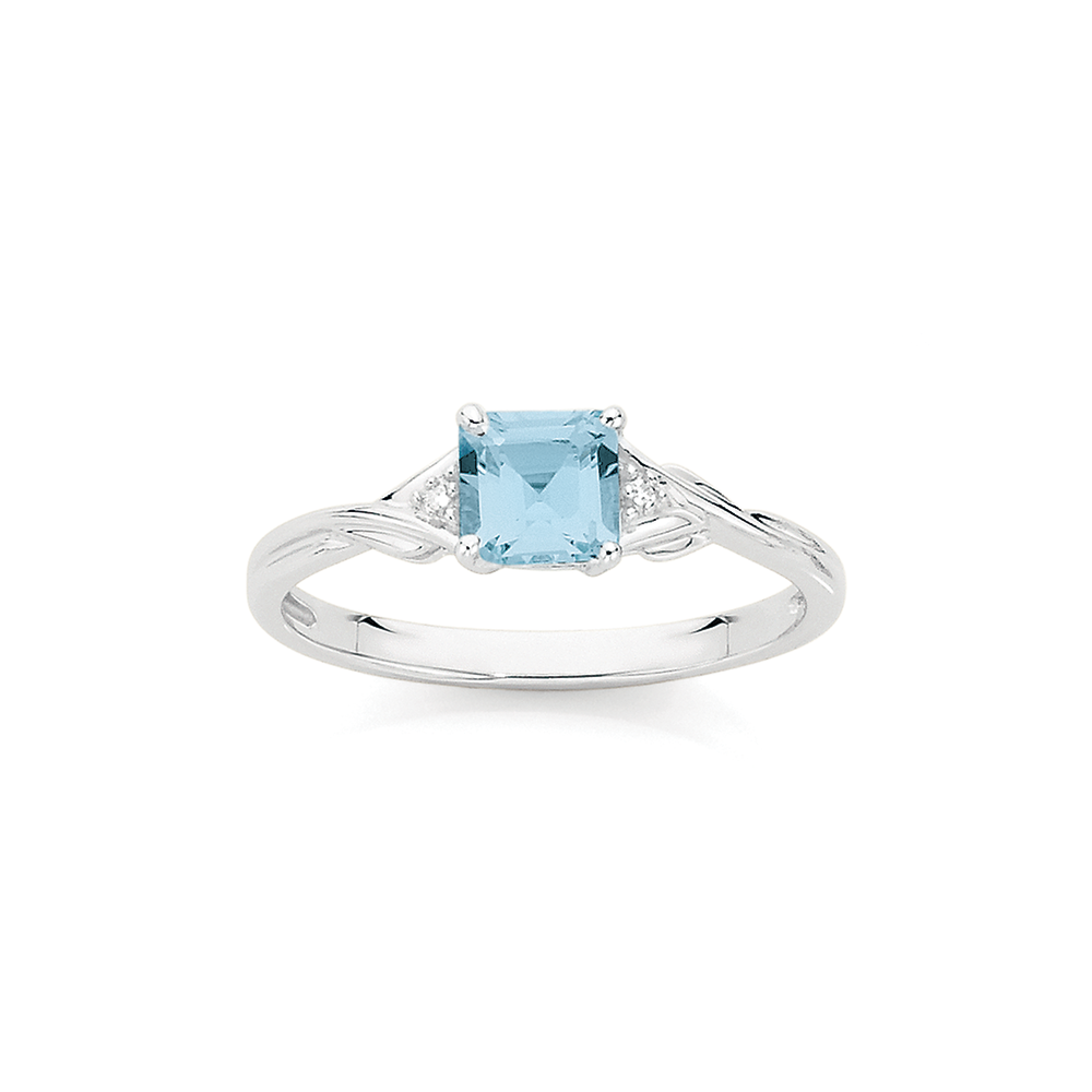 25 Ct Aquamarine and Diamonds 18 karat gold ring. Oval aquamarine ring. For  Sale at 1stDibs | genuine aquamarine ring, 18 karat gold price, price of 18  karat gold